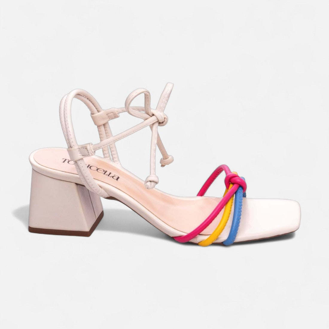 Sandália Salto Grosso Bloco com Cordão Off White e Tiras Coloridas