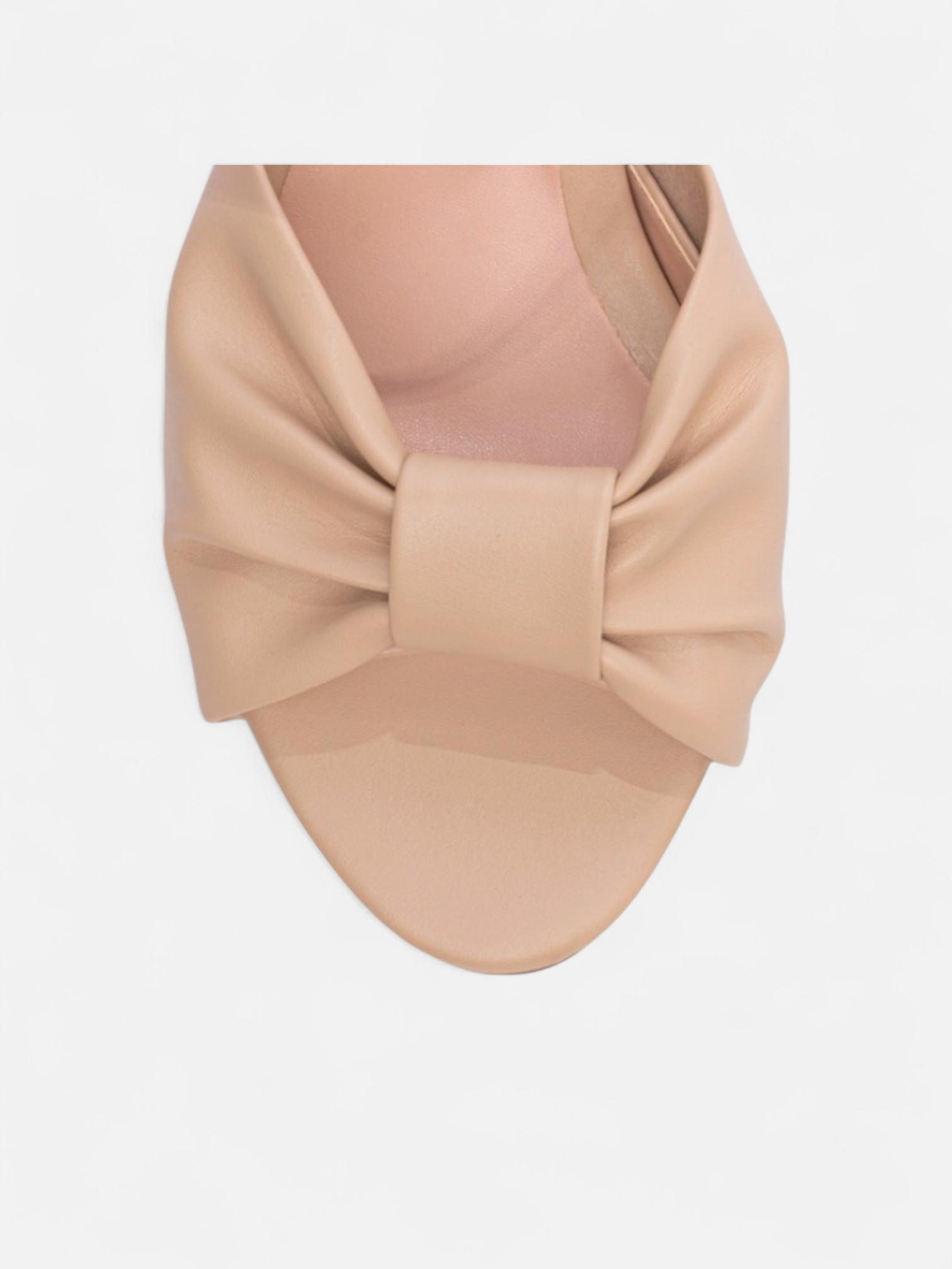 Sandália Salto Grosso Bloco com Tiras Cruzadas Laço Fivela e Dourada