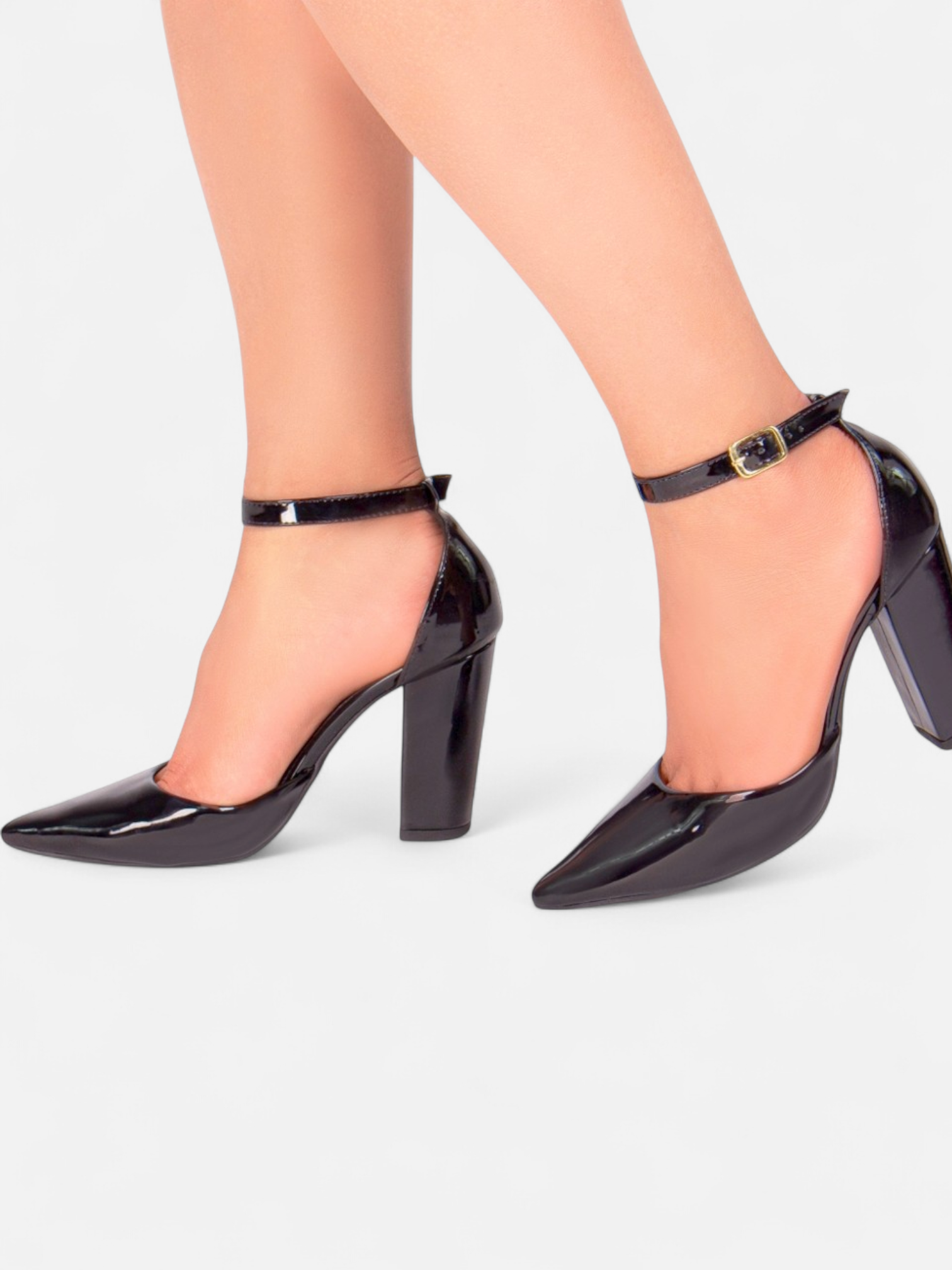 Scarpin Verniz Caramelo com Fivela Dourada