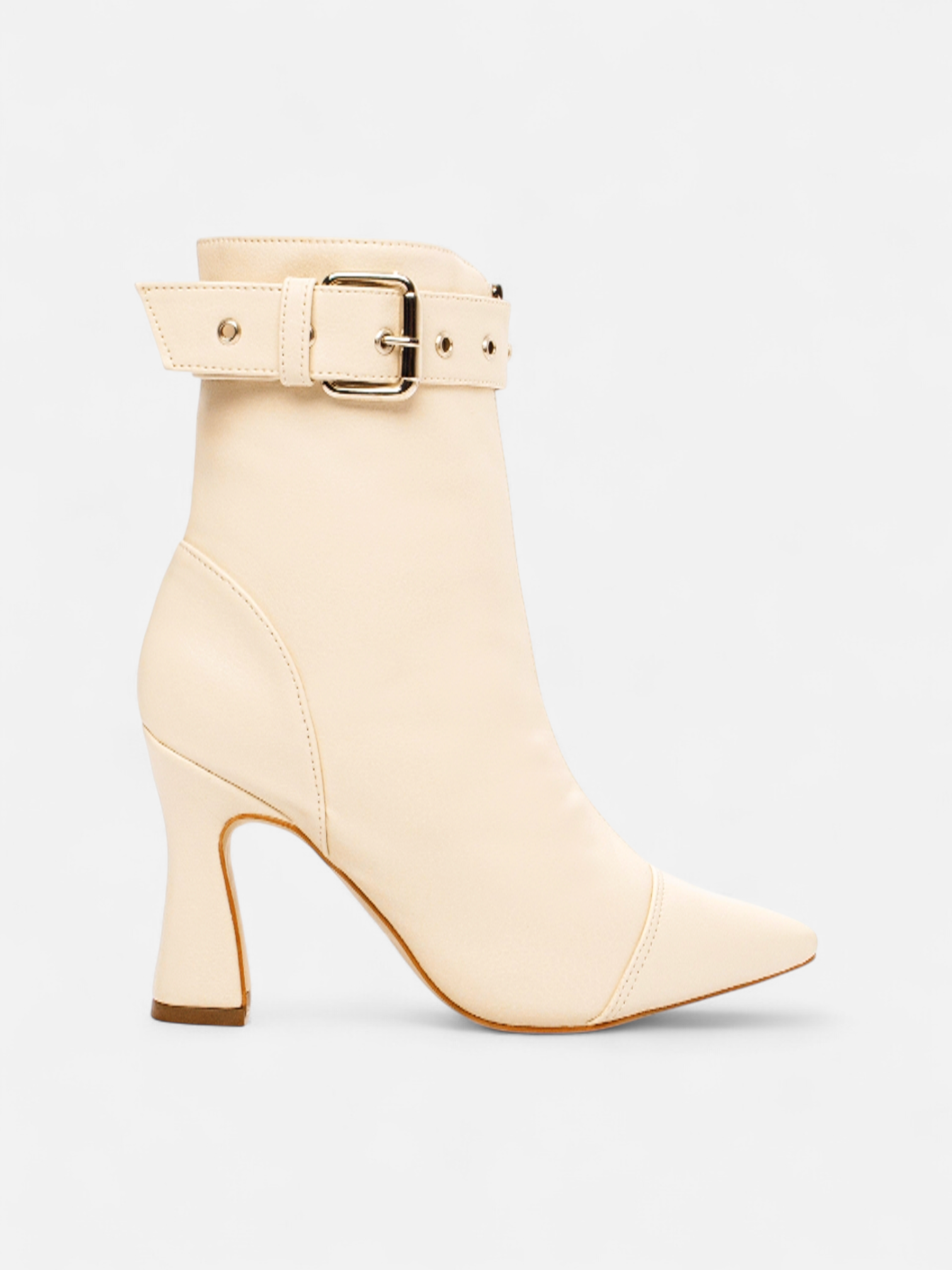 Bota Bico Fino Cano Médio com Ajuste em Fivela