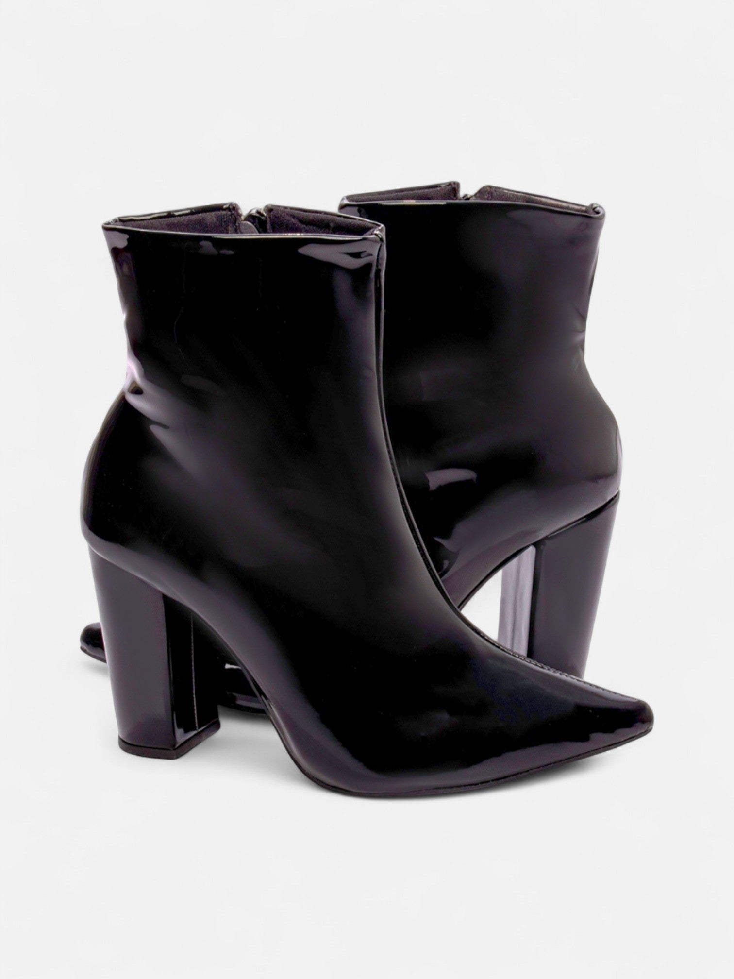 Bota Verniz Cano Curto Salto Bloco