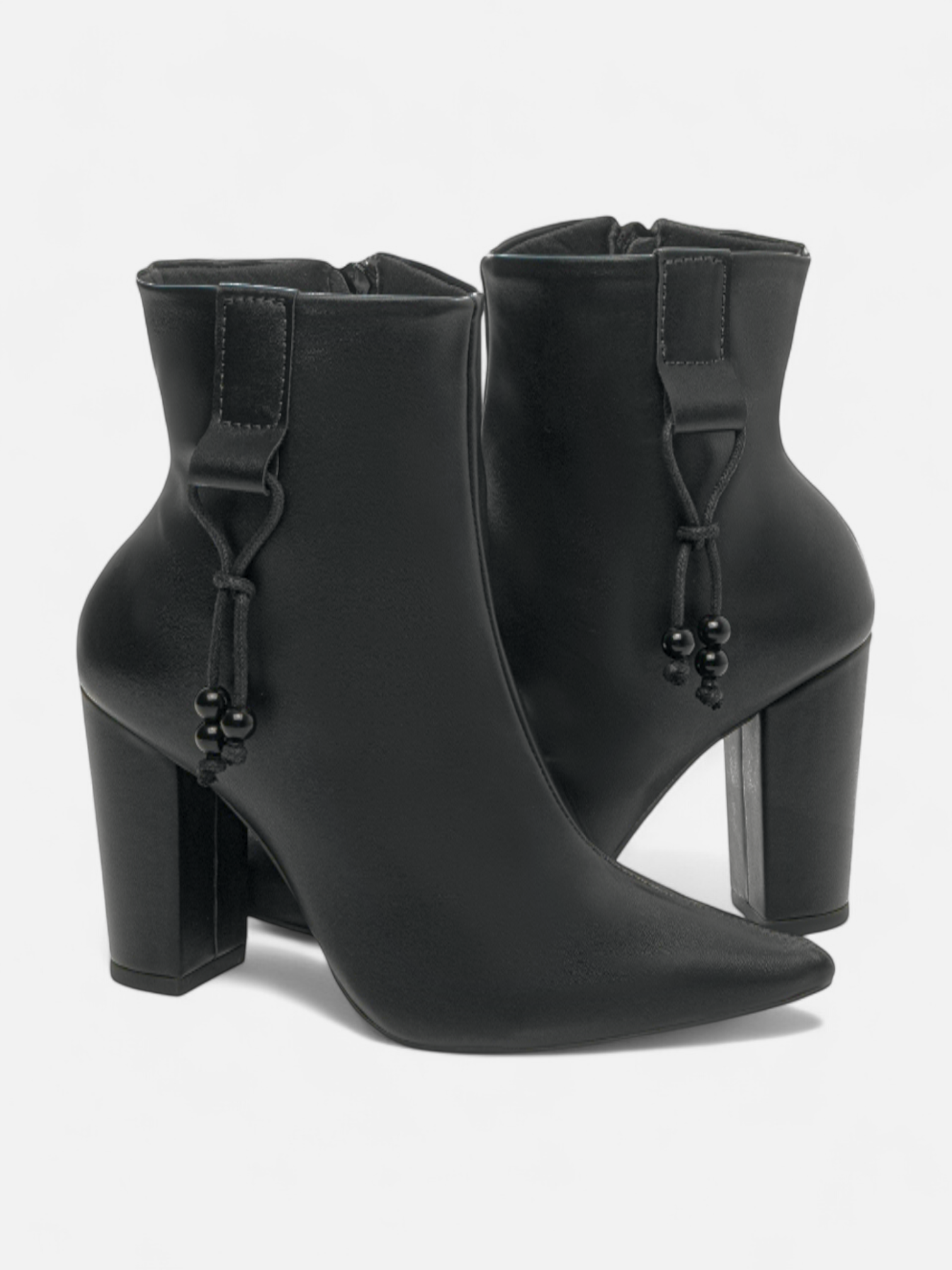 Bota Cano Curto Salto Bloco Detalhe Cordão