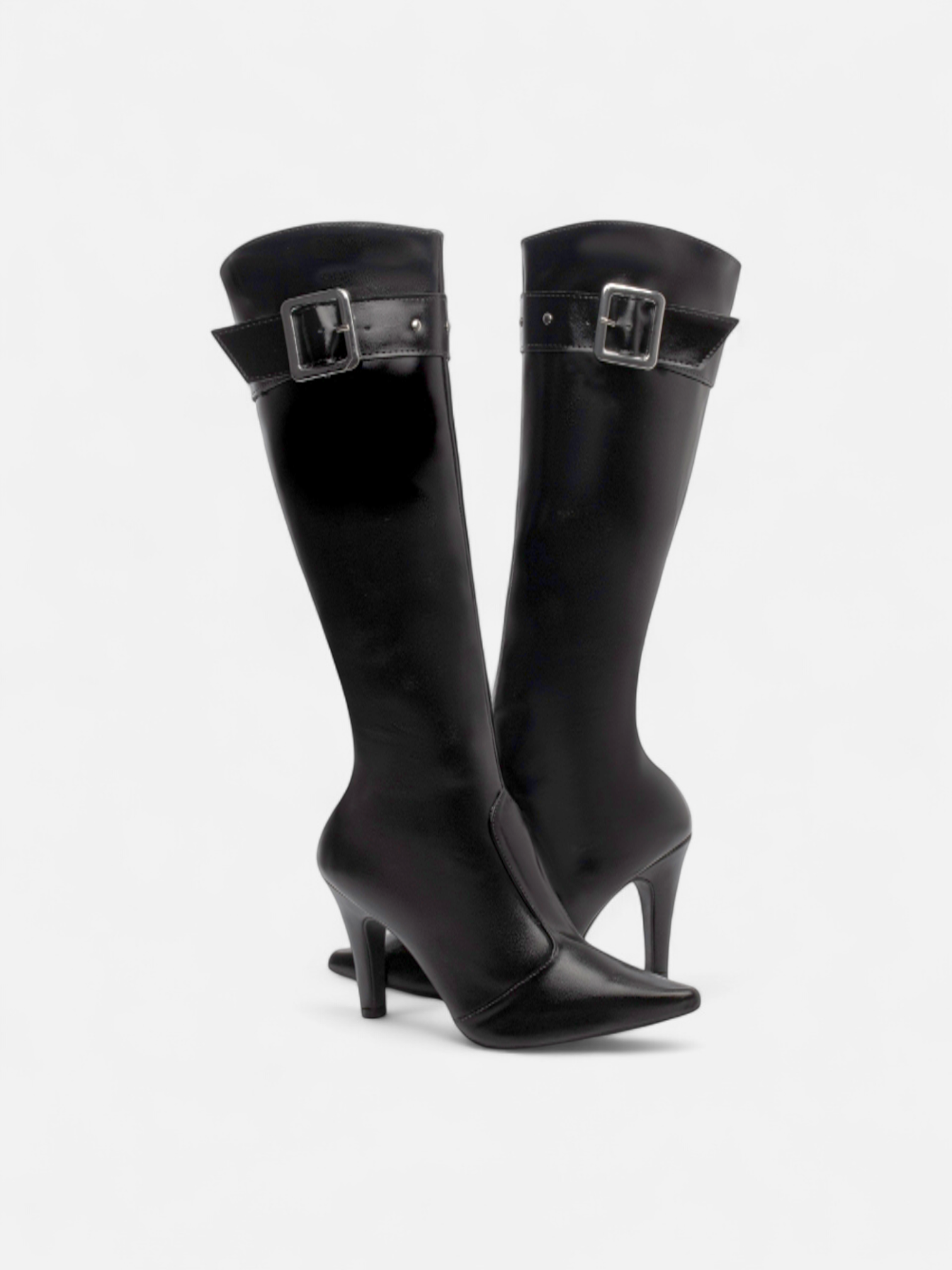 Bota Bico Fino Detalhe Fivelas
