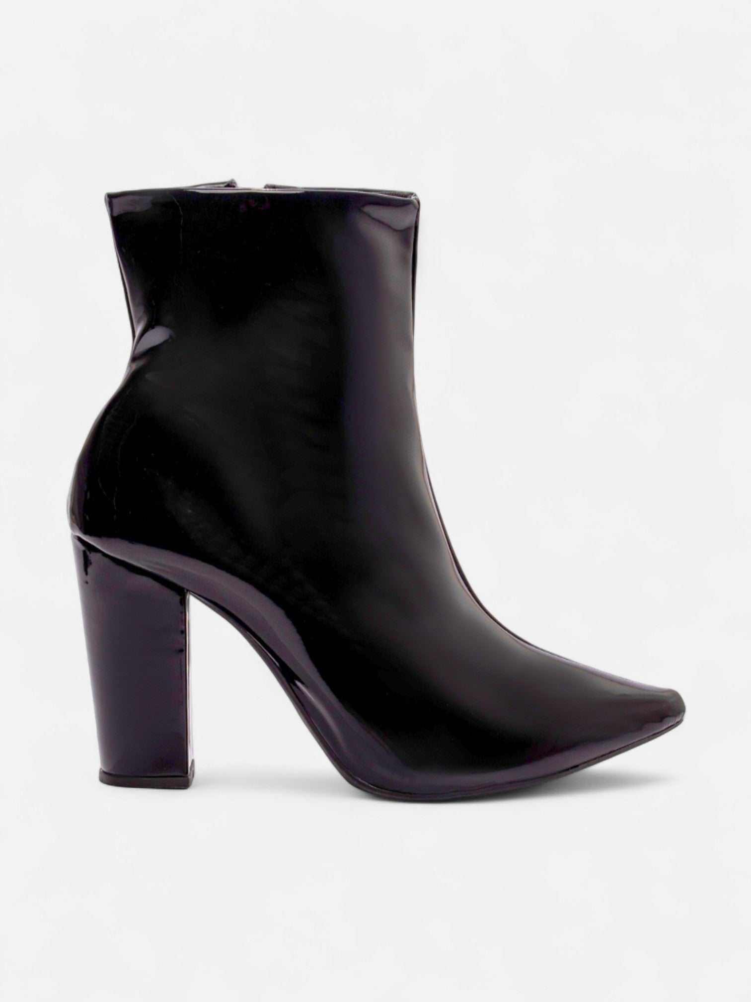 Bota Verniz Cano Curto Salto Bloco