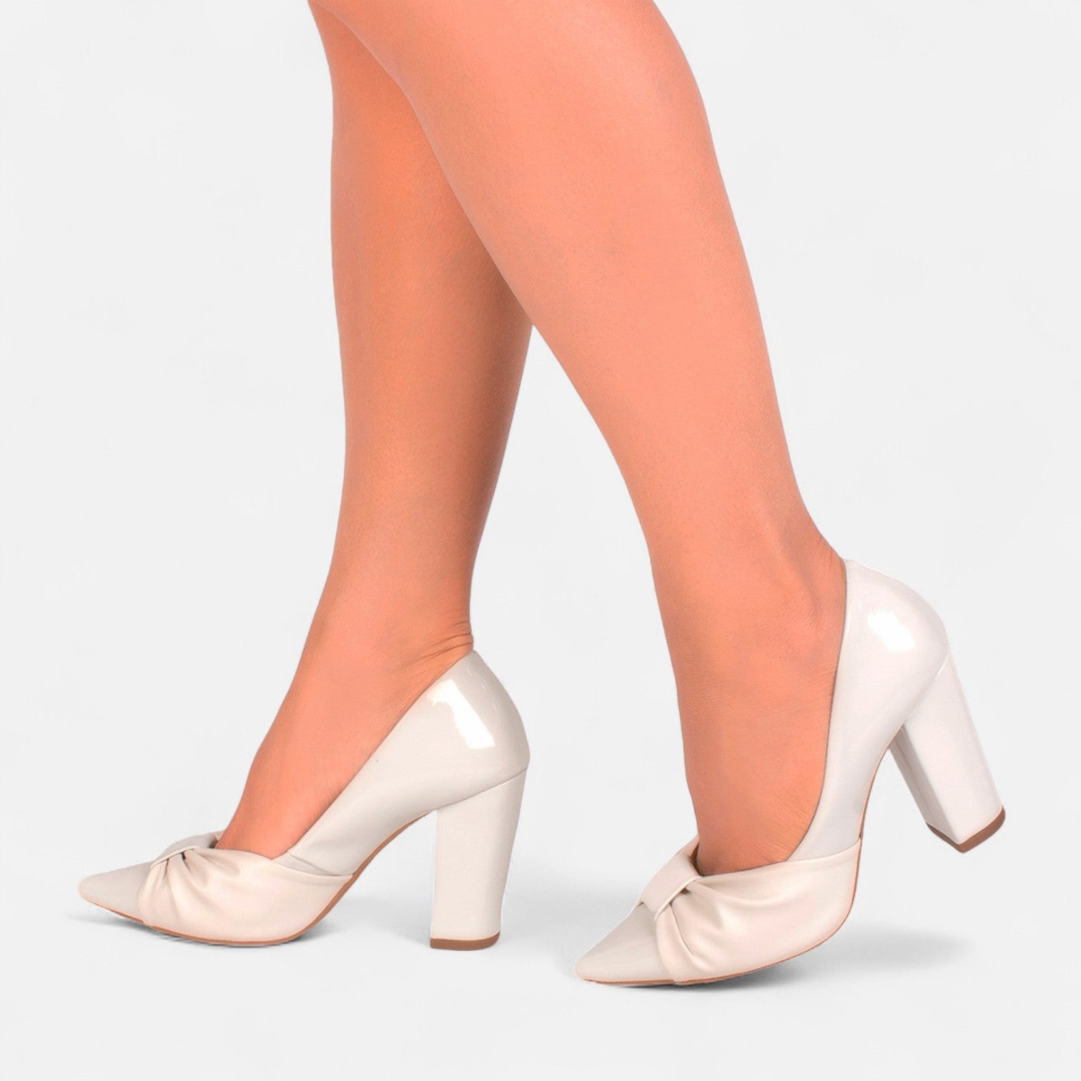 Scarpin Salto Grosso Laço Napa Caramelo