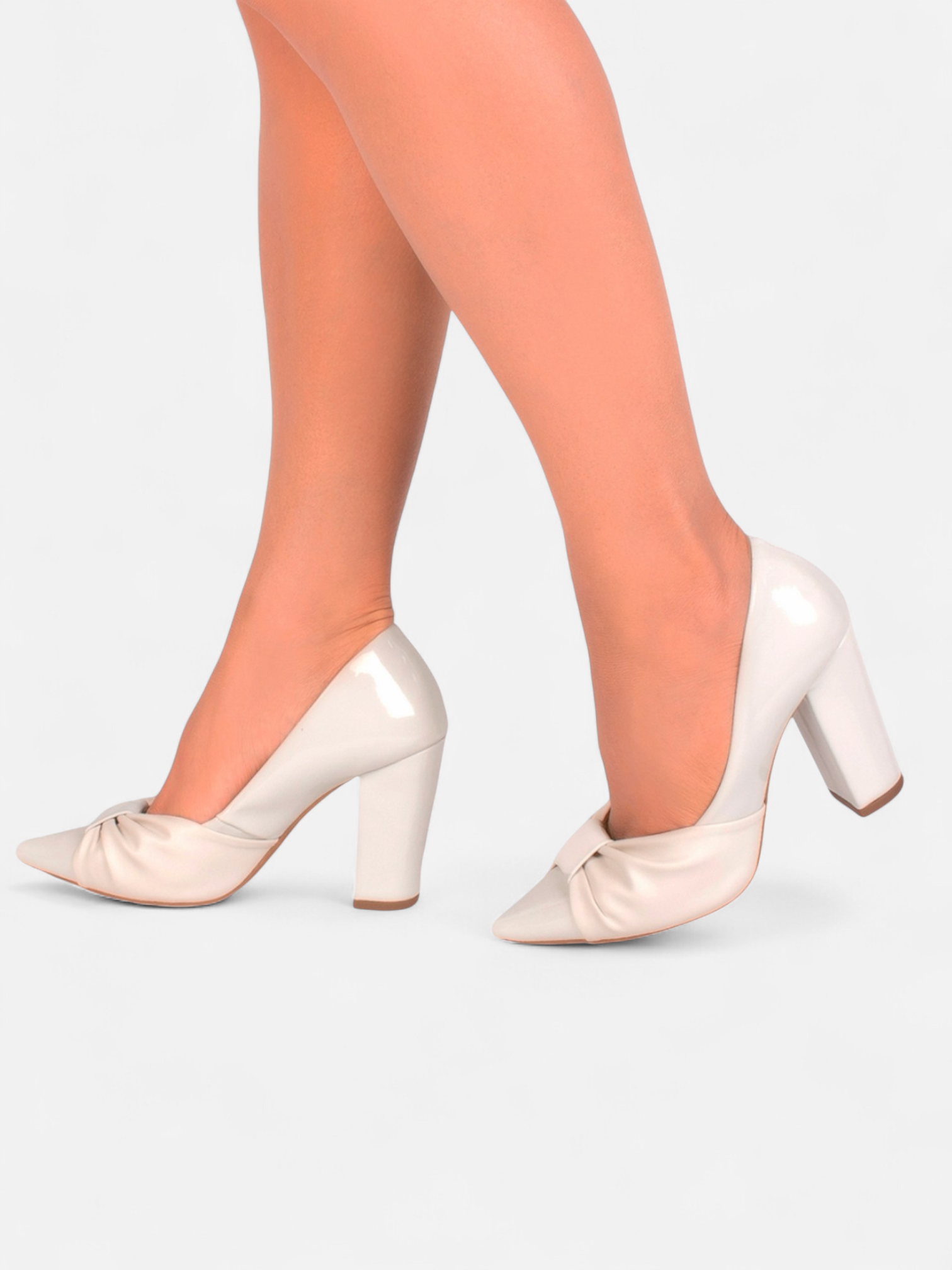 Scarpin Salto Grosso Laço Napa Caramelo