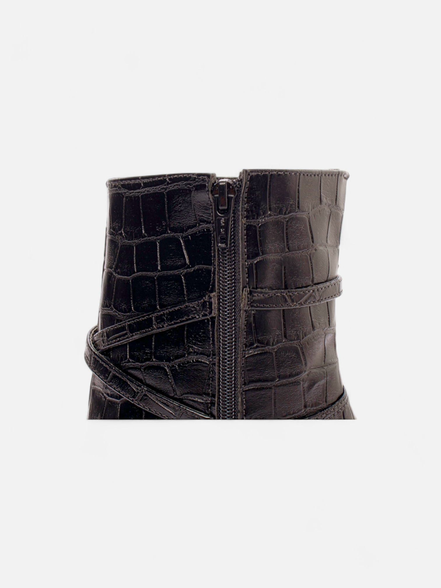 Bota Salto Grosso Cano Médio Bico Fino Croco Com Fivela