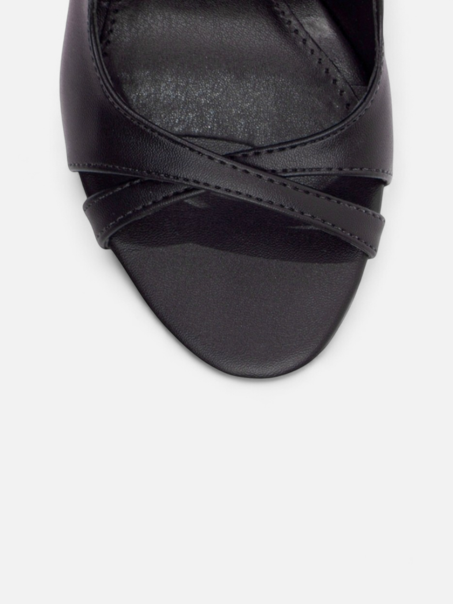 Sandália Napa Preto com Fivela Dourada