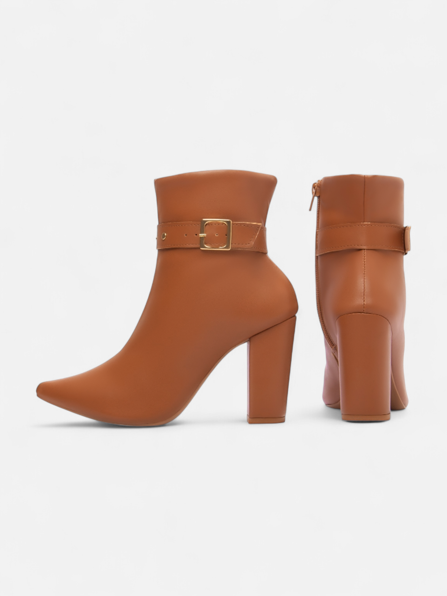 Bota Salto Alto Grosso Cano Curto com Fivela Dourada