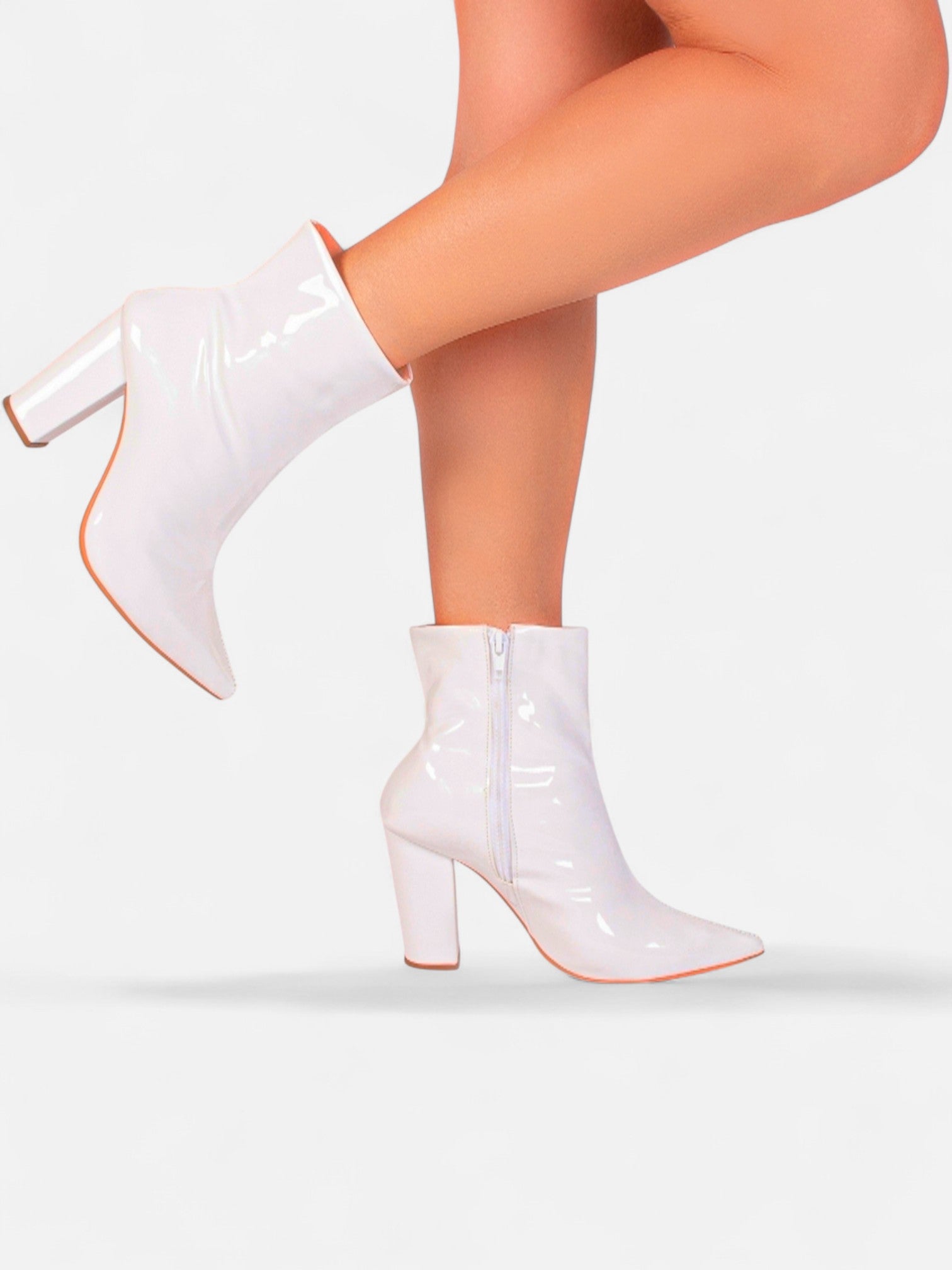 Bota Verniz Cano Curto Salto Bloco