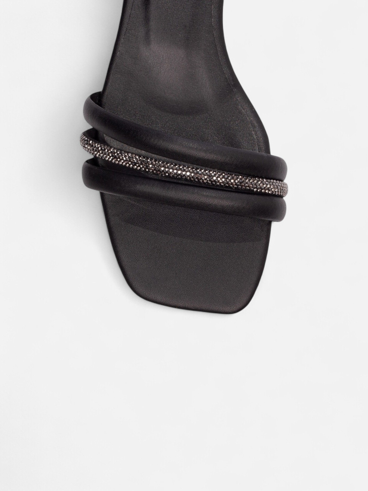 Sandália Salto Baixo Napa Tiras Finas com Strass Grafite