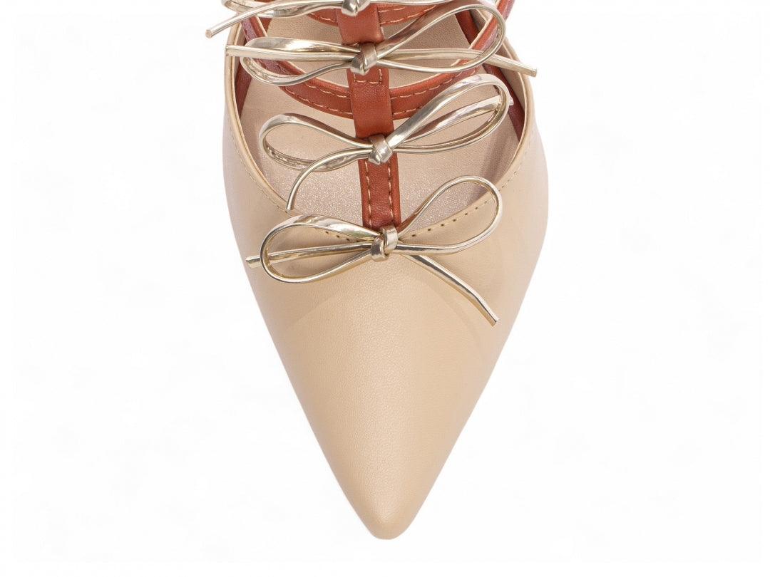 Scarpin com Fivelas Metalizado Cor Ouro Light desconto de outono - carminito