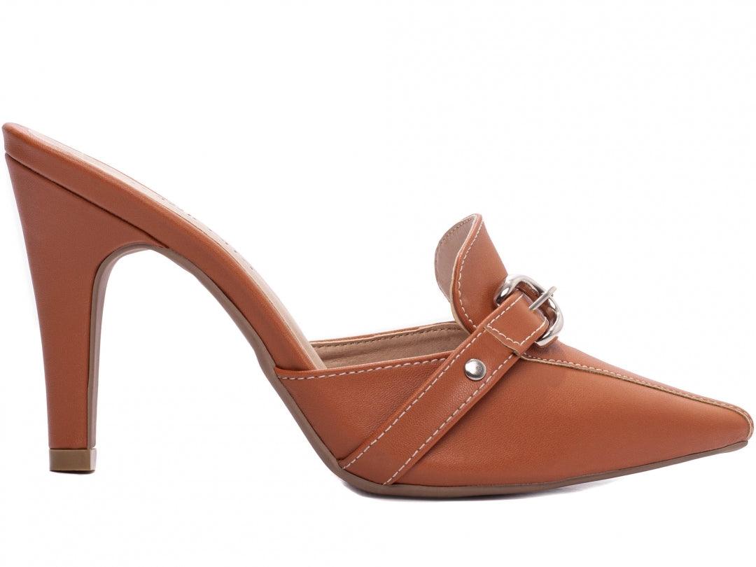 Scarpin Mule Caramelo com Fivela Dourada desconto de outono - carminito