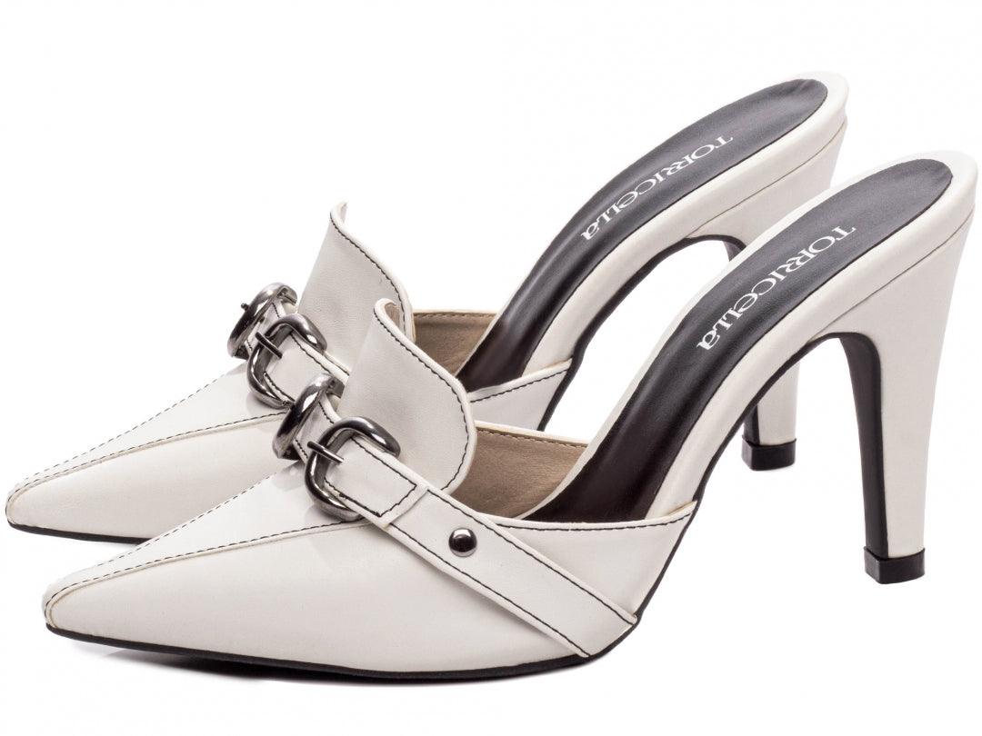 Scarpin Mule Napa Off White com Fivelas e Apliques - #carminito#