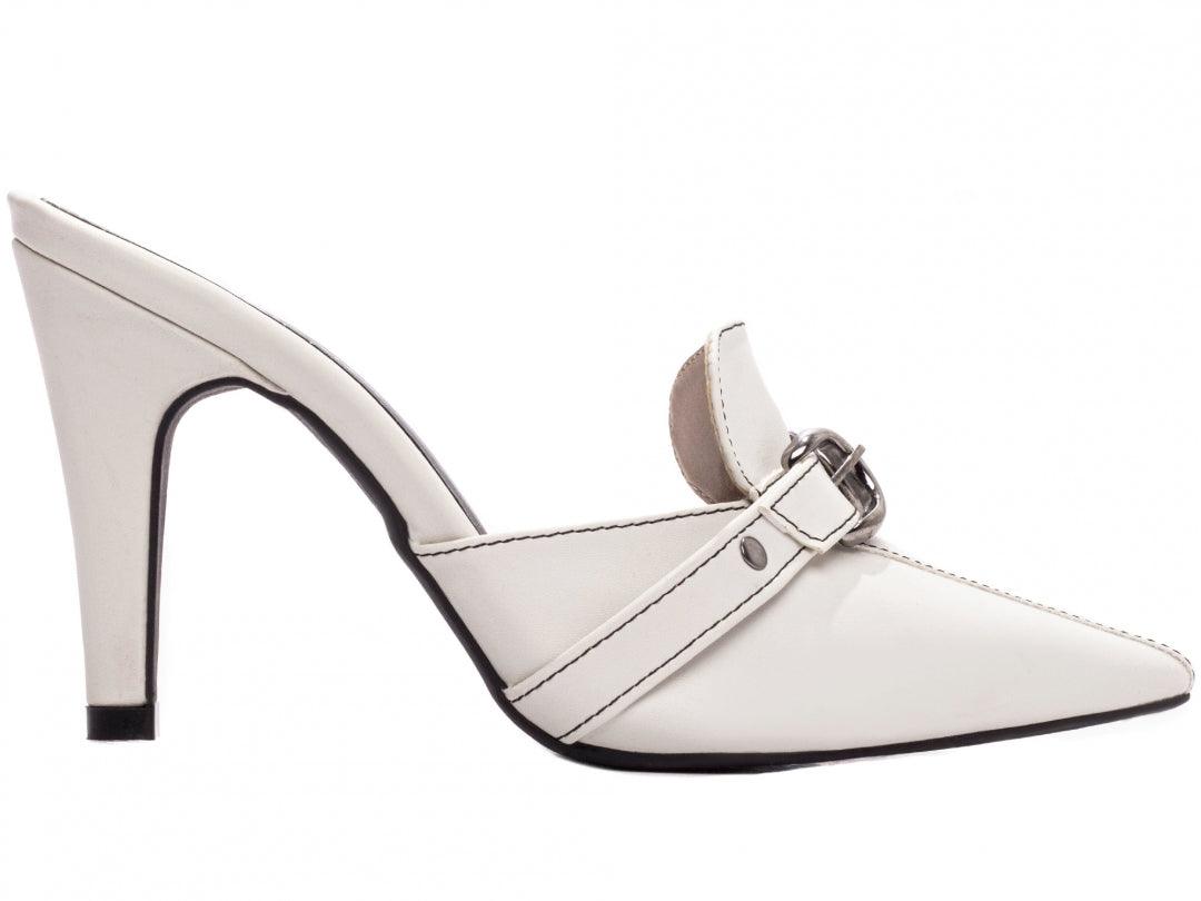 Scarpin Mule Napa Off White com Fivelas e Apliques - #carminito#