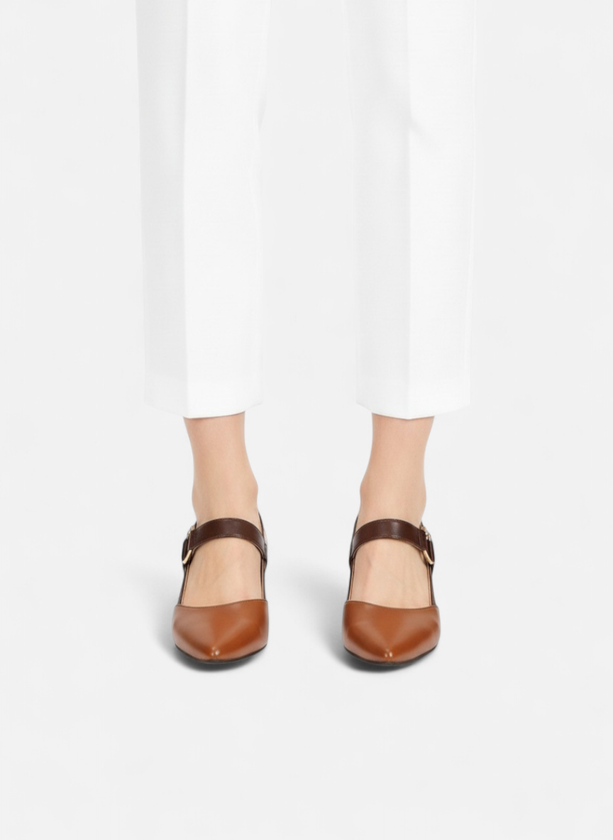 Scarpin Slingback Bico Fino Salto Bloco Tira Couro Metal