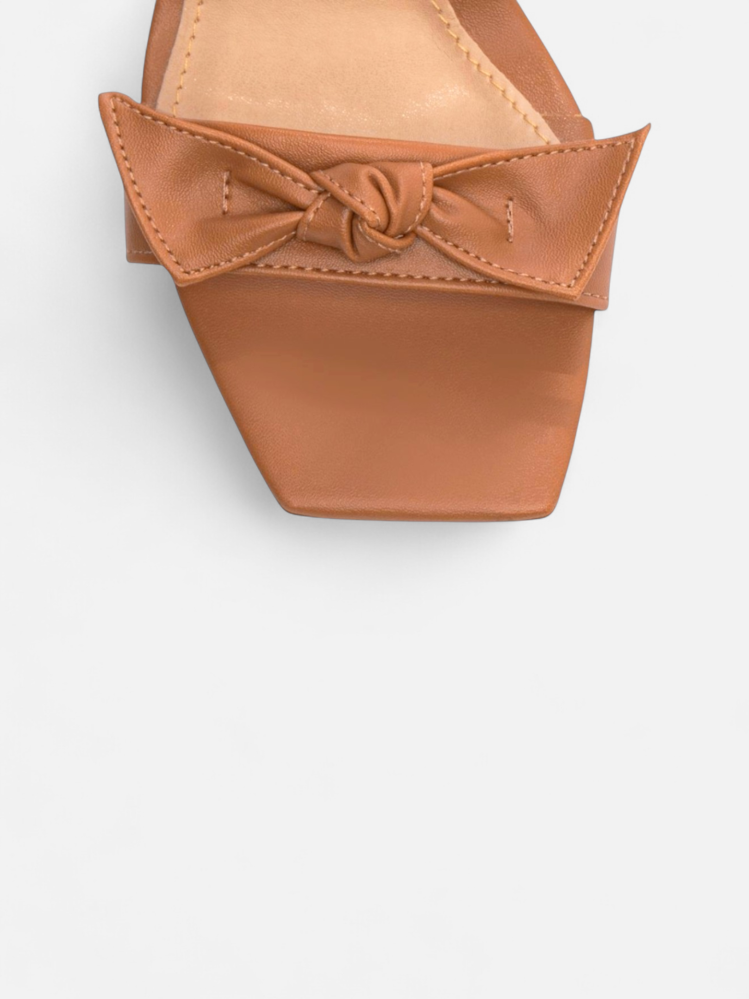 Sandália Salto Grosso Laços Napa Caramelo