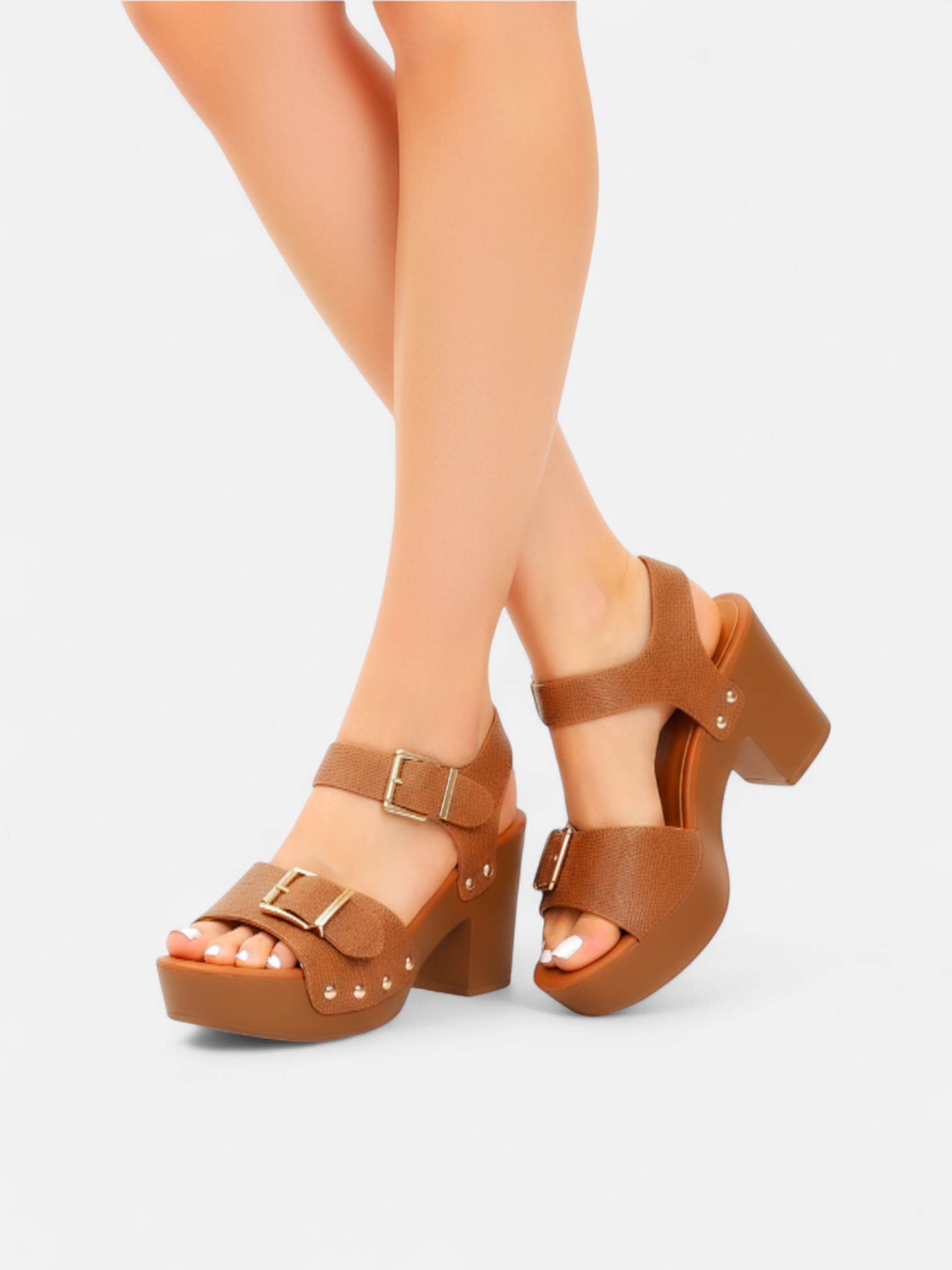 Sandália Plataforma Salto Bloco Tira Larga Fivela e Rebite