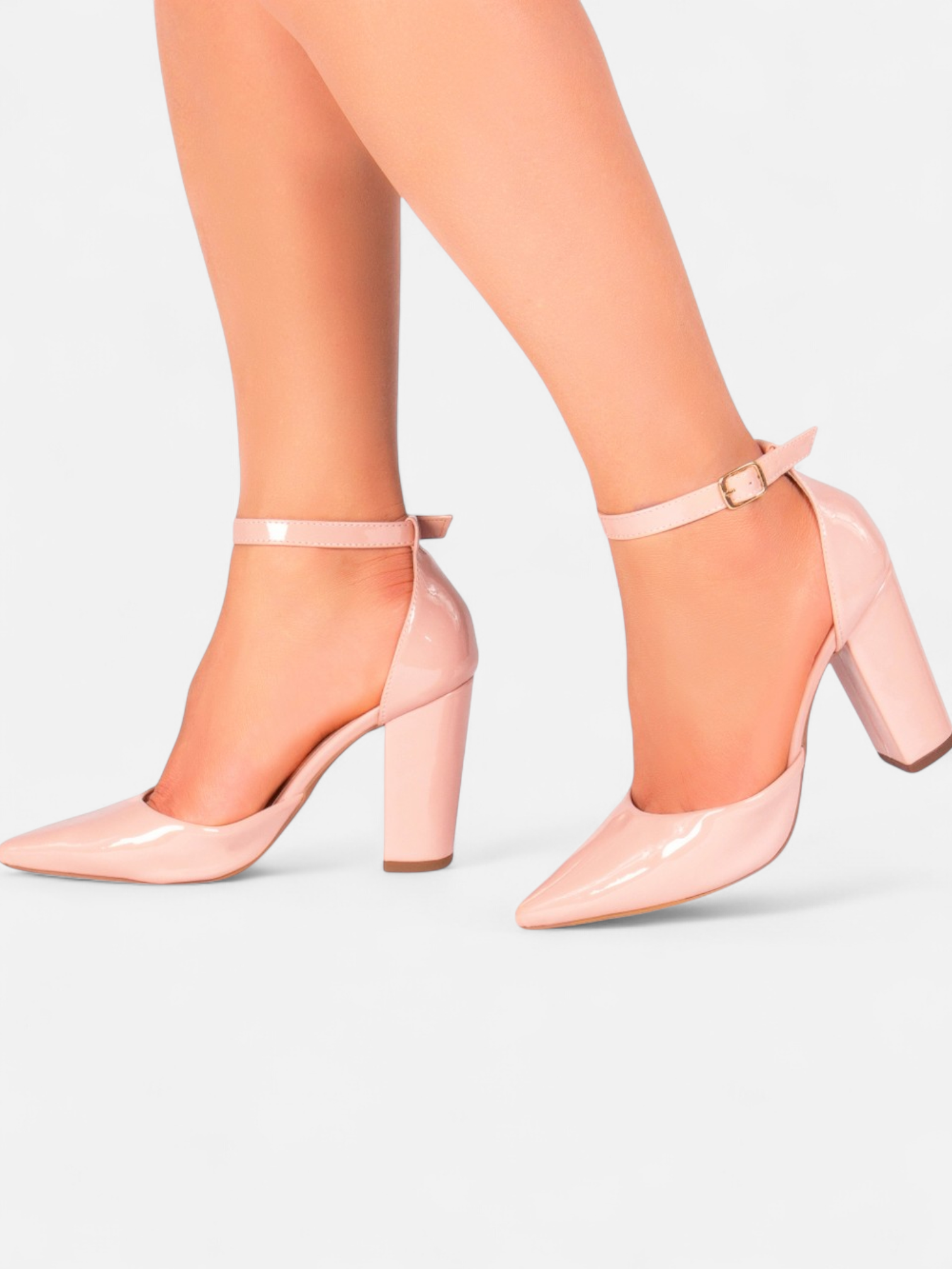 Scarpin Verniz Caramelo com Fivela Dourada