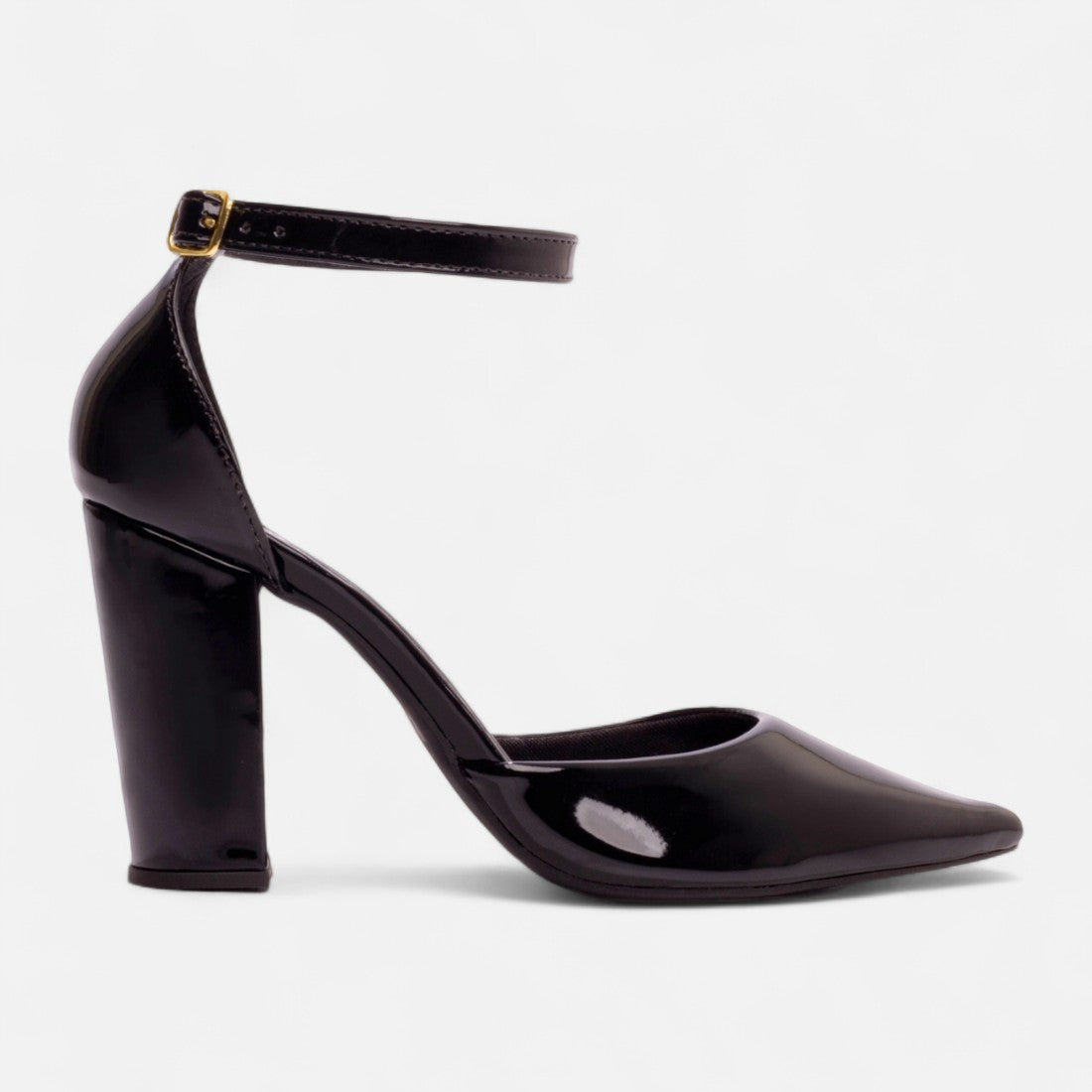 Scarpin Verniz Caramelo com Fivela Dourada