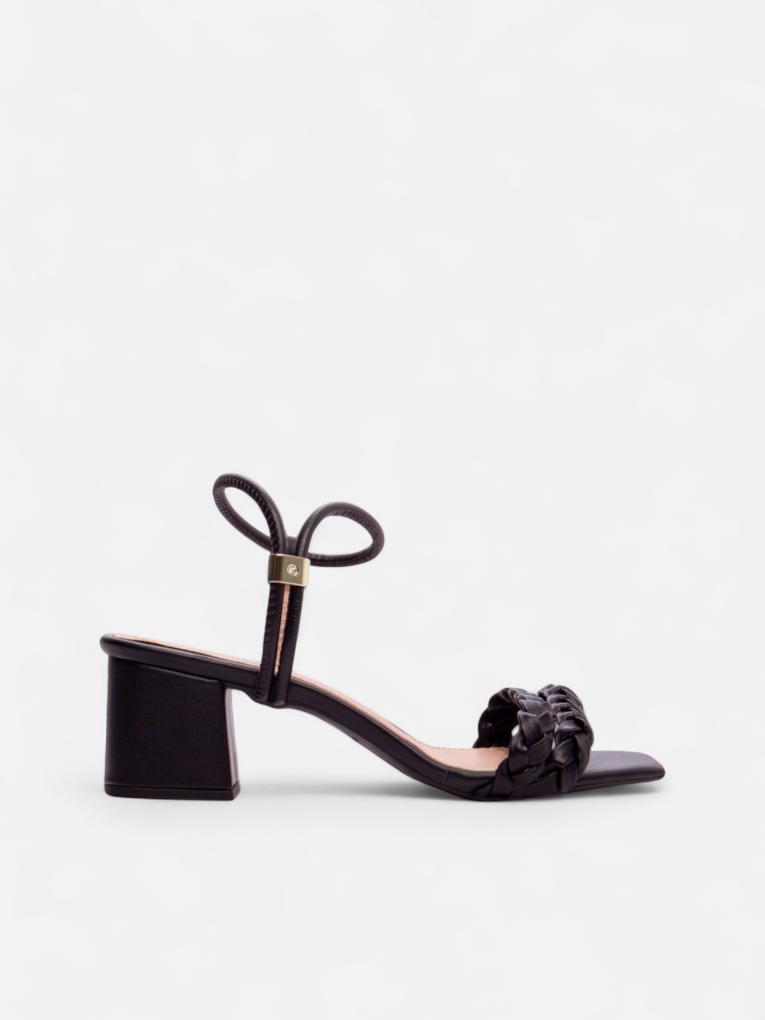 Sandália Napa Preto com Peça de Ajuste em ABS