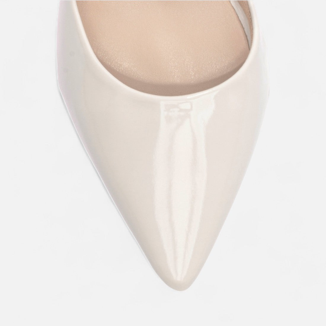 Scarpin Verniz Caramelo com Fivela Dourada
