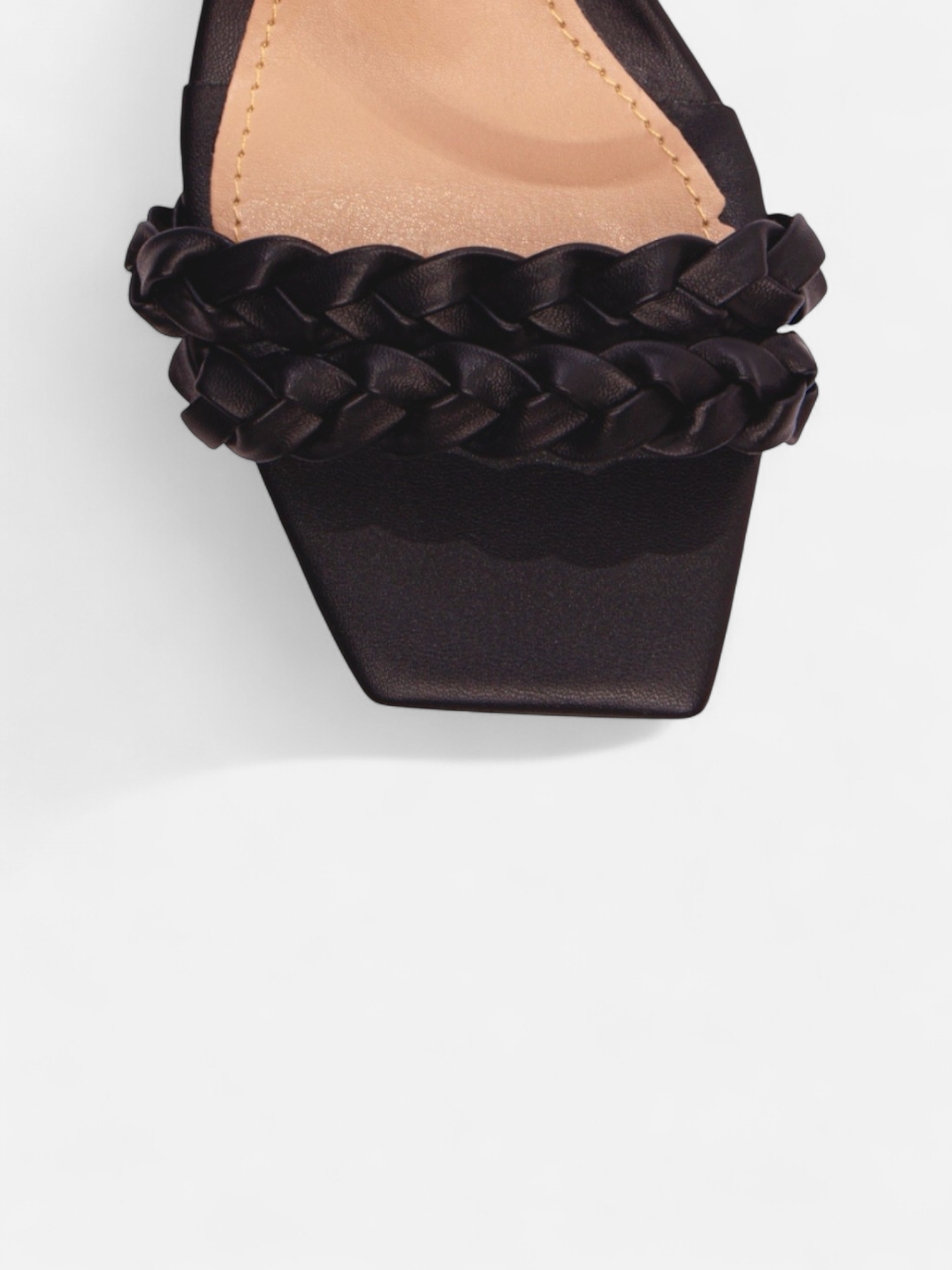 Sandália Napa Preto com Peça de Ajuste em ABS