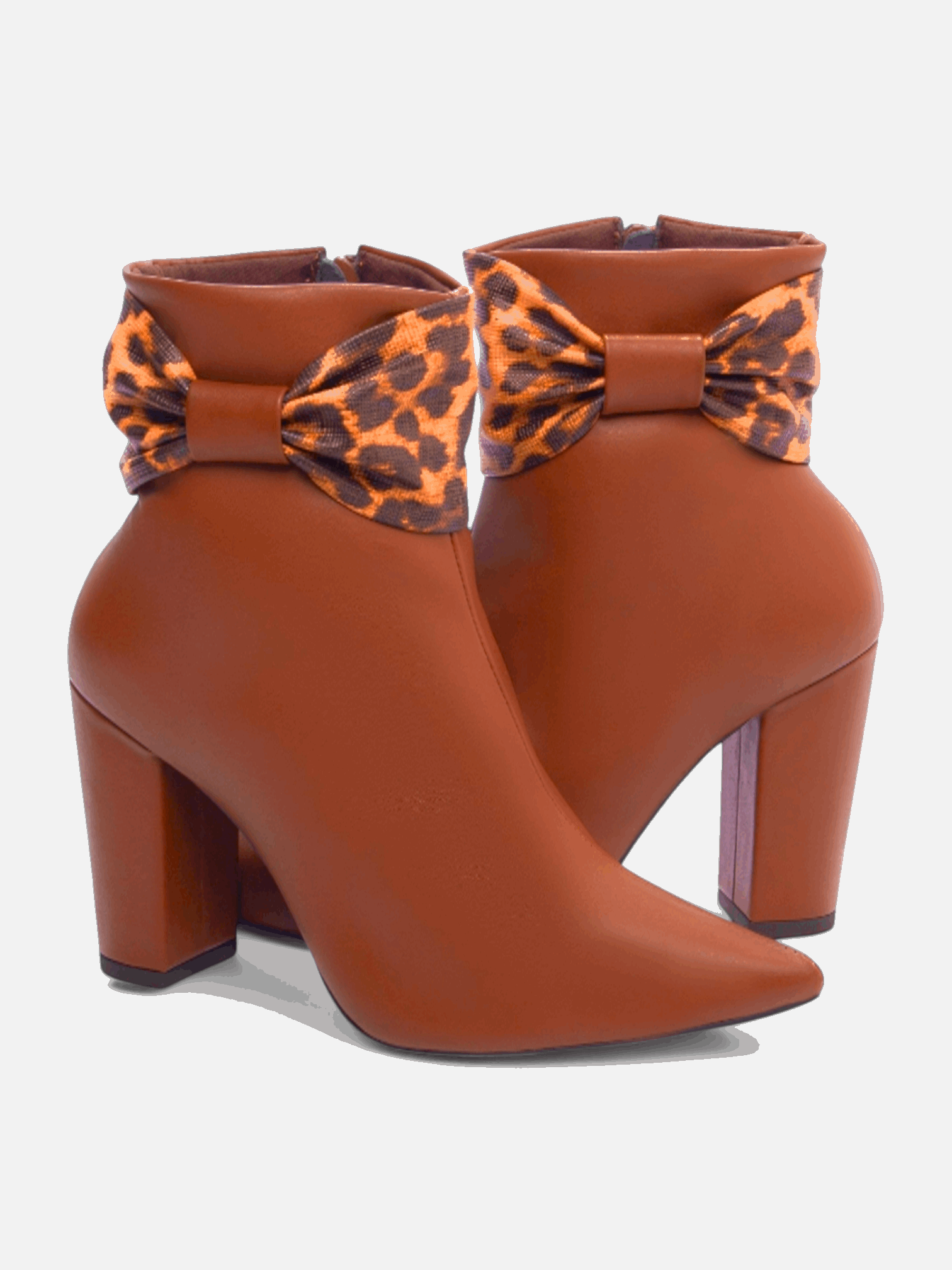 Bota Napa Salto Grosso Bico Fino com Laço Onça