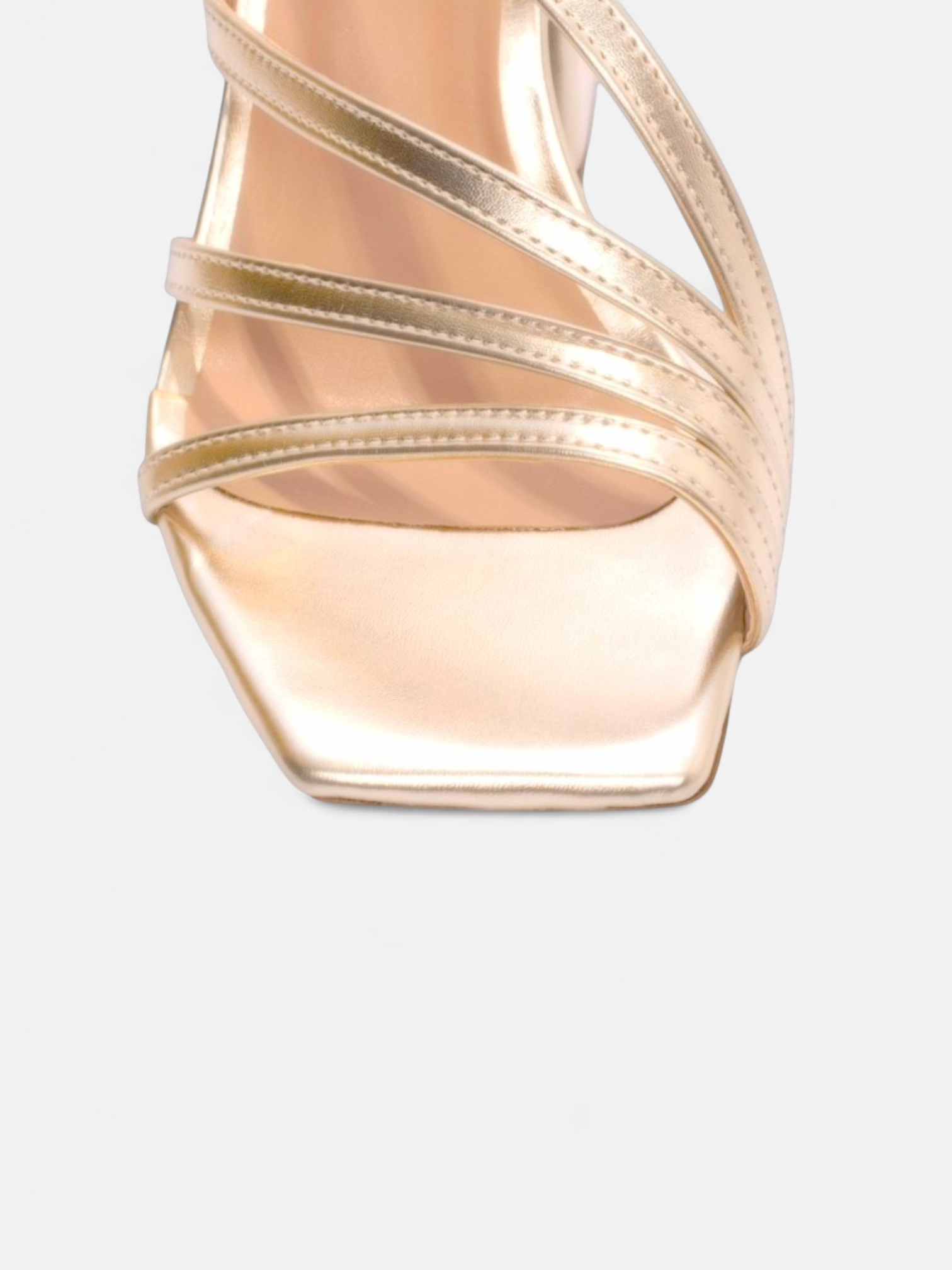 Sandália Salto Grosso Bloco com Tiras Finas Metalizado