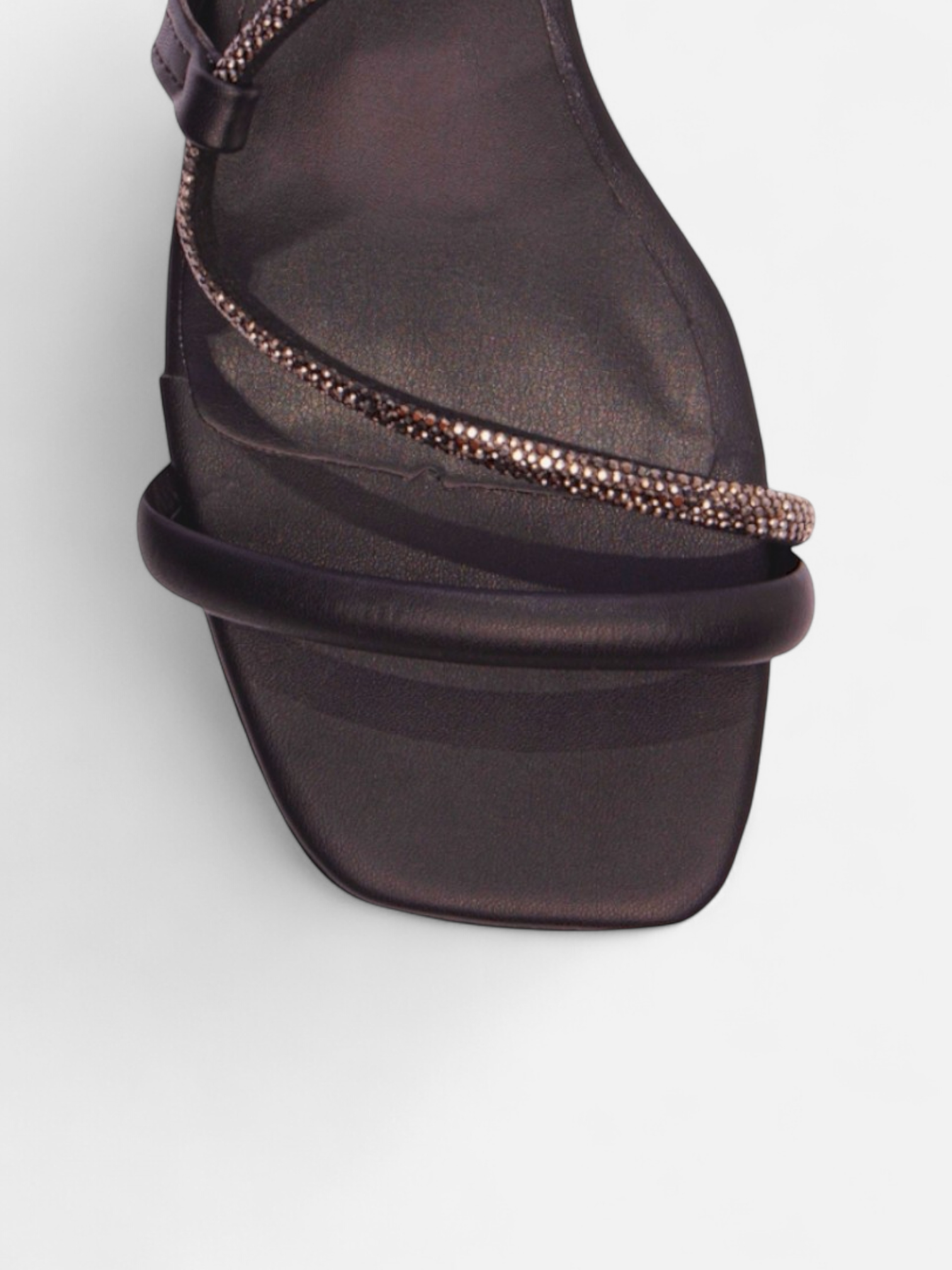 Sandália Salto Baixo com Manta de Strass Grafite