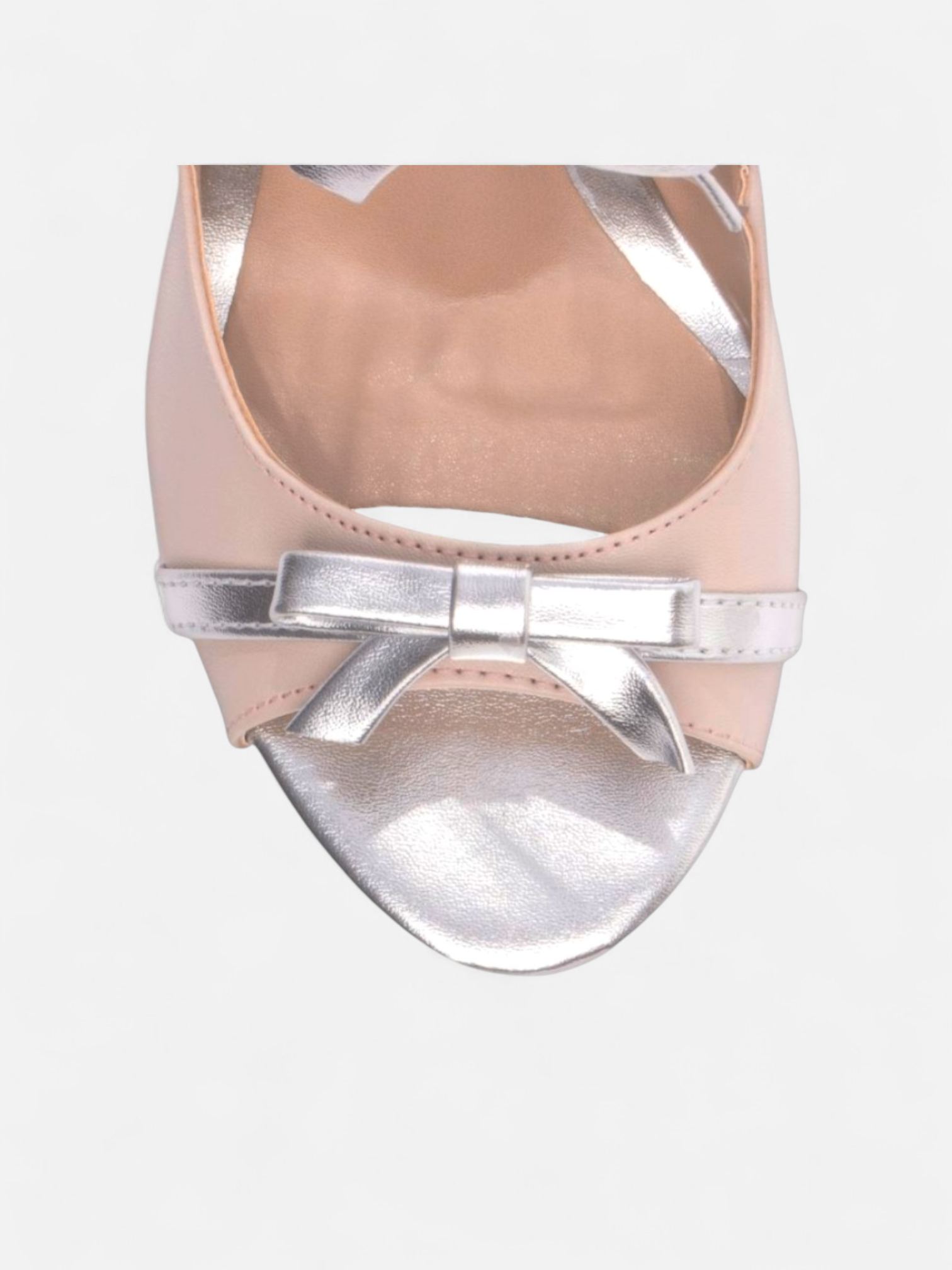 Sandália Salto Fino com Laço Metalizado em Prata