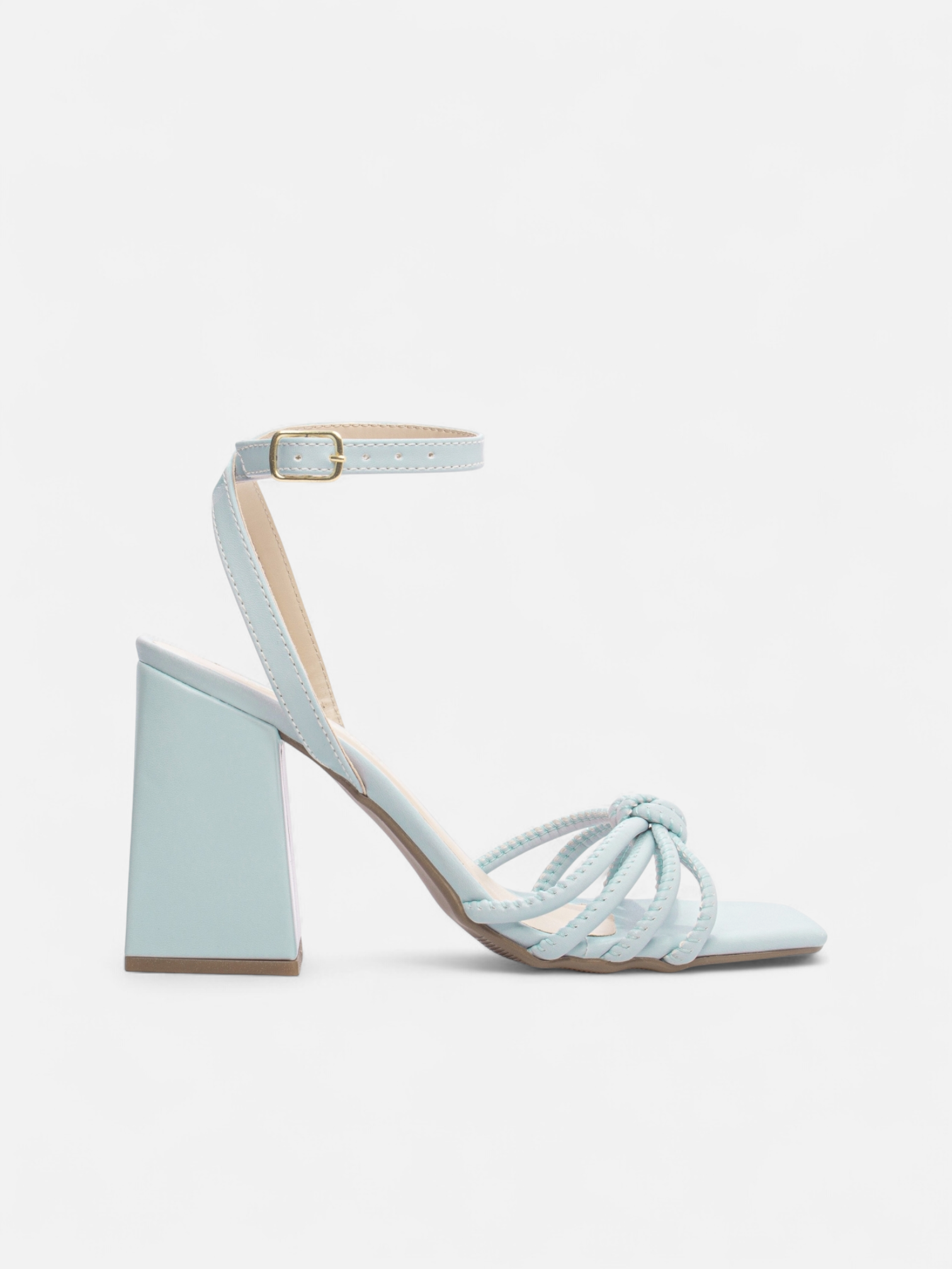 Sandália Salto Grosso Bloco com Fivela Dourada e Tiras Torcidas