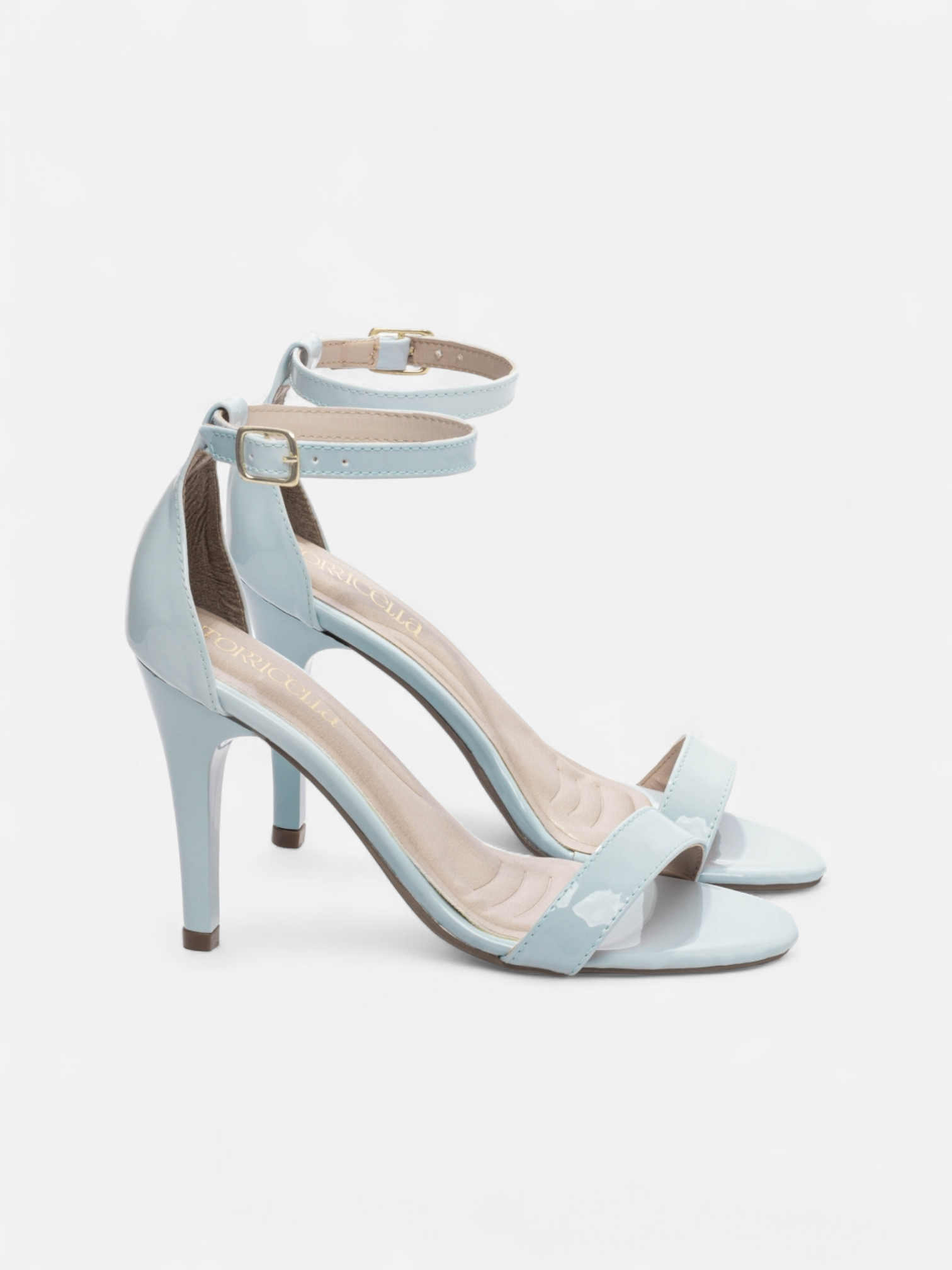 Sandália Salto Fino em Verniz com Fivela Dourada Ajustável