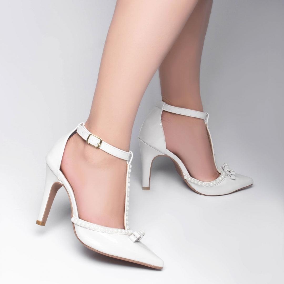 Scarpin Off White com Detalhe Perolado Calçados Femininos - #carminito#