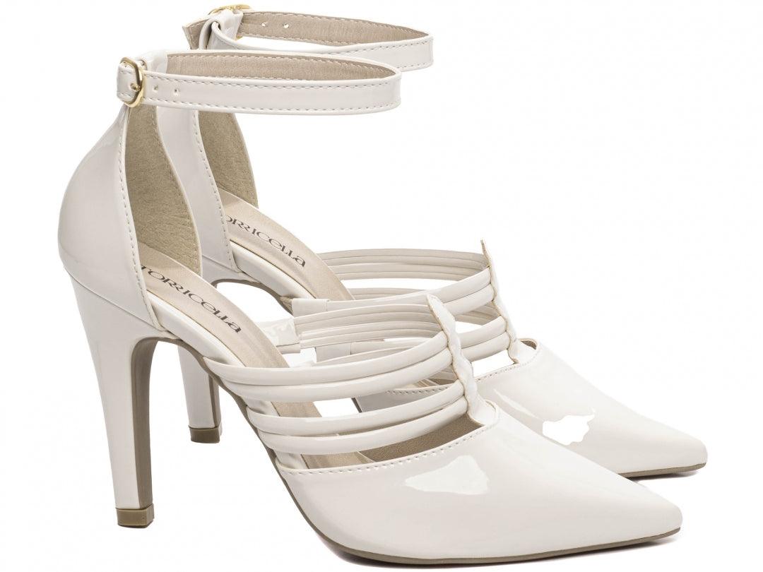 Scarpin Verniz Off White com Fivela Dourada e Tiras Elegantes - #carminito#