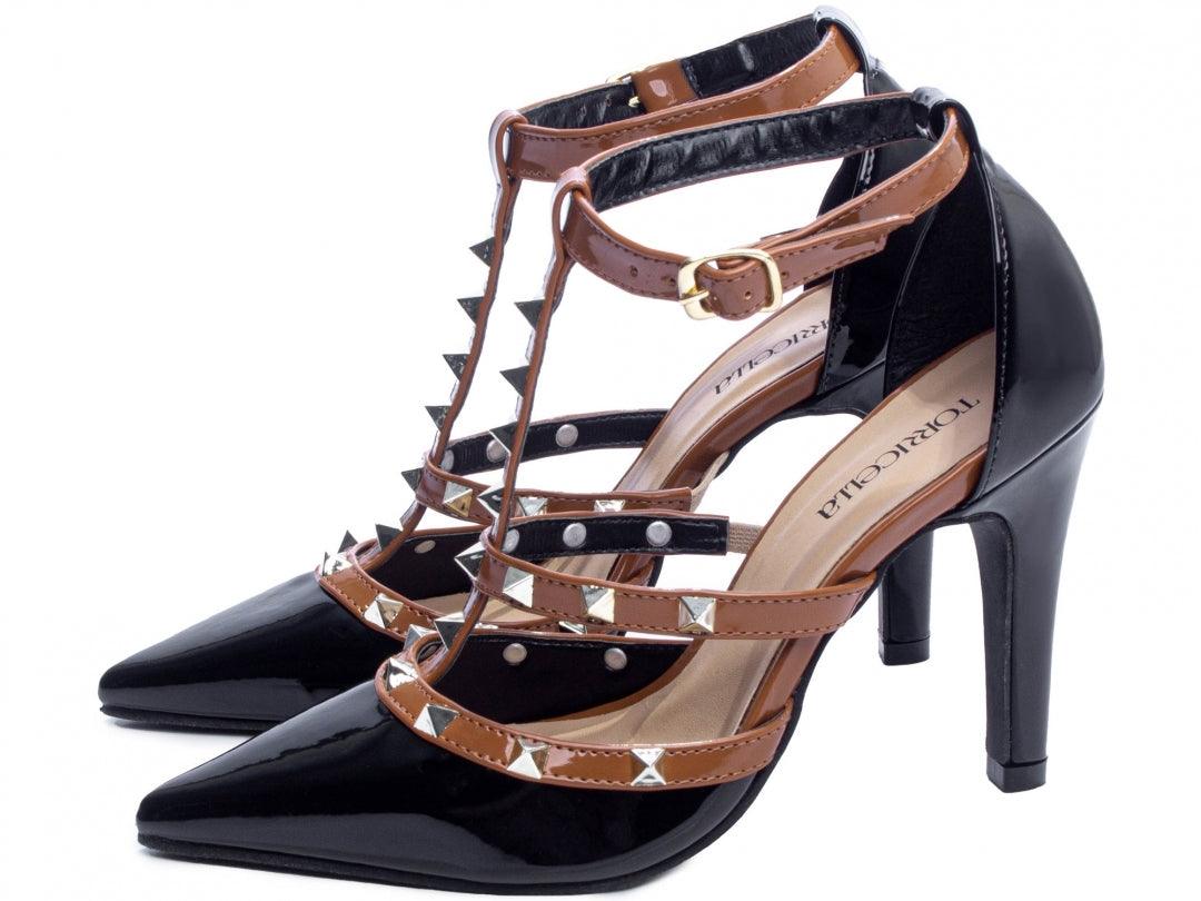 Scarpin Verniz Preto e Marrom com Fivela Pirâmide - #carminito#
